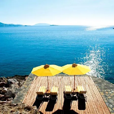 Lagonissi Summer House *